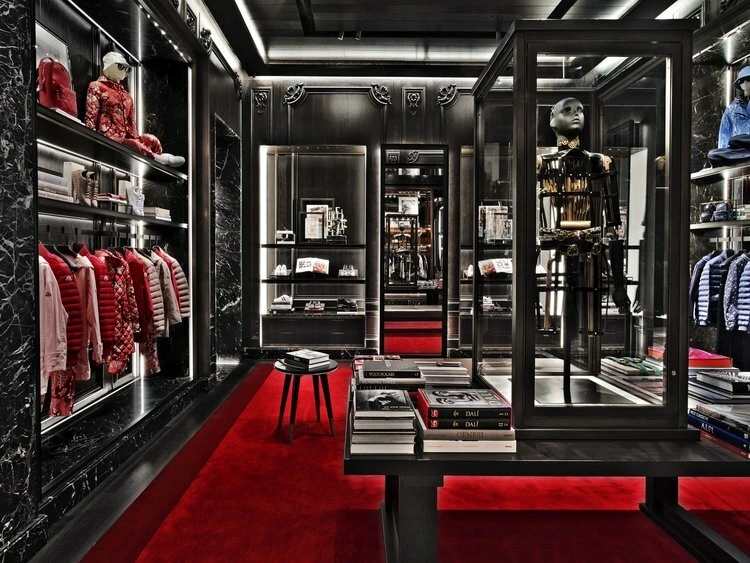 Moncler Grenoble空间对标